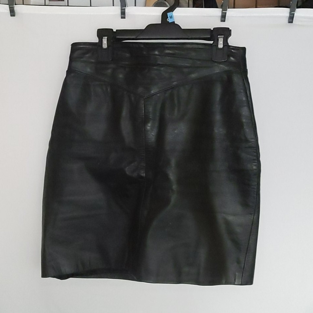 Authentic leather mini skirt